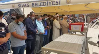 Son dakika: BEYİN KANAMASINDAN HAYATINI KAYBEDEN EMNİYET MÜDÜRÜ, TOPRAĞA VERİLDİ