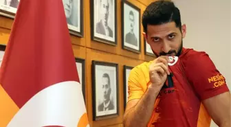 Galatasaray'la sözleşmesini iki yıl uzatan Emre Akbaba, büyük bir indirime gitti