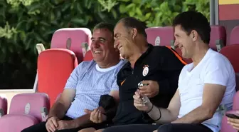 Hagi ve Popescu'dan Galatasaray'a ziyaret