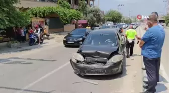 Hatay'da zincirleme trafik kazası: 4 otomobil birbirine girdi, 1 kişi yaralandı