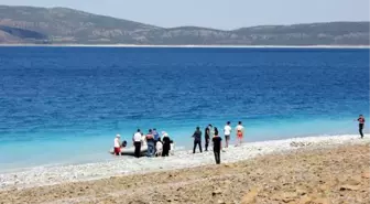 Son dakika... Salda Gölü'ne serinlemek için giren çocuk boğuldu (3)