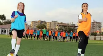 SPOR Ailelerinin karşı çıktığı kadın futbol takımının oyuncuları 3'üncü lige hazırlanıyor