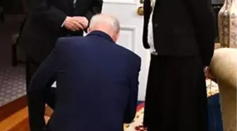 Biden'ın, İsrail Cumhurbaşkanı Rivlin'in Özel Kaleminin önünde diz çökmesi gündemde