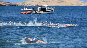 Foça ve masmavi denizi yeni bir yüzme şampiyonasına ev sahipliği yaptı