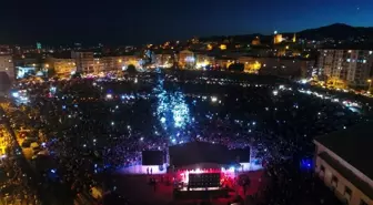 Niğde'de arabalı konserler yoğun ilgi gördü