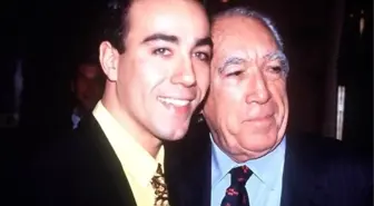 Anthony Quinn'in oğlu Lorenzo Quinn Bodrum'u seçti