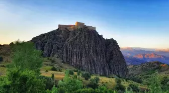 660 yıllık kalenin surlarından enfes günbatımı manzaraları