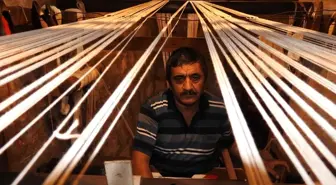 Baba mesleğinin yok olmaması için emekliye ayrıldı