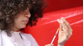 Sağlıkçılar doğu ve güneydoğuda Kovid-19 aşısında ön yargıları yıkmak için mesailerini artırdı