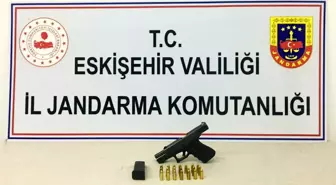 Şüphe üzerine durdurulan araçta Glock bulundu