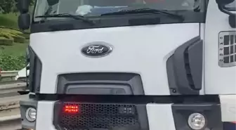 ÜSKÜDAR'DA ÇAKARLI KAMYON YAKALANDI