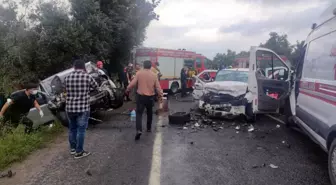 İznik'te iki otomobilin çarpıştığı feci kazada ölü sayısı 5'e yükseldi! Yakınları gözyaşlarına hakim olamadı