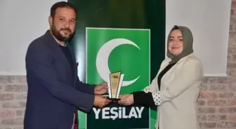 Yeşilay Sakarya'da devir teslim