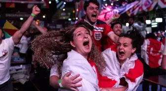 EURO 2020 yarı finali İngiliz basınında: '60 yaşından küçükler bu duyguyu ilk kez tadacak'