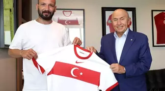 Türkiye Profesyonel Futbolcular Derneği Başkanı Saffet Akyüz'den Nihat Özdemir'e ziyaret