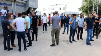 Adana'da kavgayı ayırmaya giden polise kamyonet çarptı