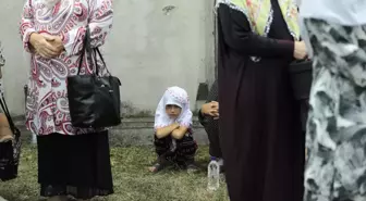 Srebrenitsalılar, soykırımda kaybettikleri yakınlarına son kez veda etti
