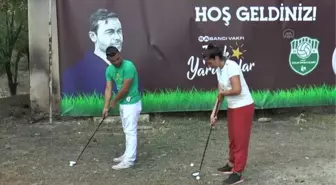 Tarım ve hayvancılıkla uğraşan kırsal mahallesinde golf turnuvası düzenlendi