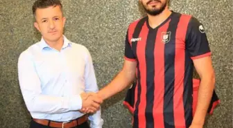 Uşakspor'da çifte imza