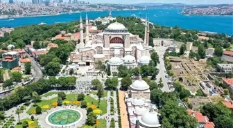 'Allah, kıyamete kadar Ayasofya'da ezan seslerini eksik etmesin'