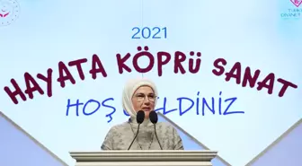 Emine Erdoğan, devlet korumasındaki çocukların hazırladığı tiyatro gösterisini izledi