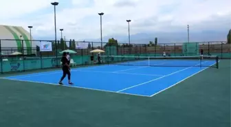 Iğdır'da 'Kayısı Cup' tenis turnuvası başladı