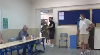 Bulgaristan vatandaşları, erken genel seçim için sandık başına gitti