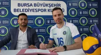 Bursa Büyükşehir Belediyespor'da ilk imza Fatih Eren Uğur'dan