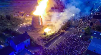 Son dakika haberi! Kuzey İrlanda'da 'On Birinci Gece' dev ateşler yakılarak kutlandı