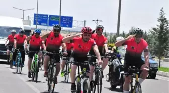 Son dakika haber! Çankırılı 15 Temmuz şehitlerinin kabrinden aldıkları toprağı taşıyan sporcular, Nevşehir'e ulaştı