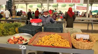 Tosya'da yerli ürünler pazara indi