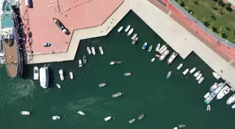 Tuzla'da temizleme çalışmaları sonuç verdi, deniz eski rengine döndü