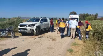 Hatay'da kamyonet ile motosiklet çarpıştı: 2 yaralı