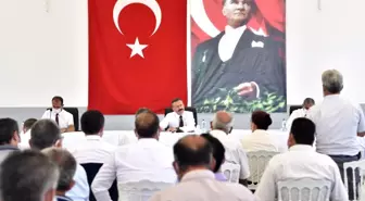 Vali Aksoy, Koçarlılı muhtarlar ile bir araya geldi