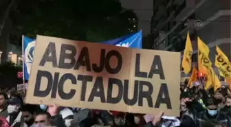 BUENOS AIRES - Arjantin'de Küba'daki protestolar yanlısı ve karşıtı gösteriler düzenlendi