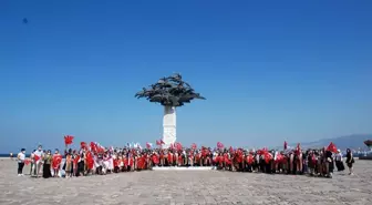 İzmir Demokrasi Üniversitesinden 'Demokrasi Yürüyüşü'