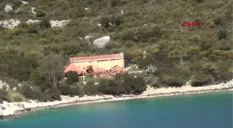 KEKOVA'DAKİ KAÇAK VİLLA YIKILDI