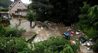 Almanya'da şiddetli yağışların yol açtığı sel felaketinde hayatını kaybedenlerin sayısı 93'e yükseldi.