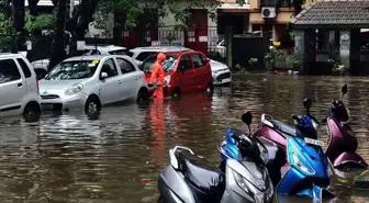 Son dakika! Hindistan'da sel felaketiMumbai sokakları sular altında kaldı