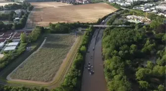 Erfstadt kentinde otobanda sular altında kalan araçlar havadan görüntülendi