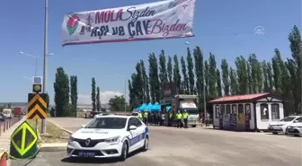 Son dakika haber | Polis uygulama noktasında isteyenlere Kovid-19 aşısı