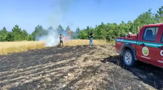 Ses bombasından çıkan alevler tarım arazisini küle çevirdi