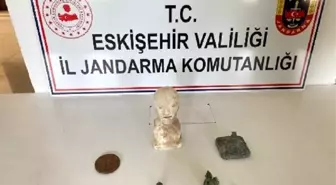 Tarihi eserlere alıcı ararken yakalandılar