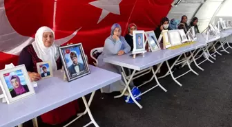 Evlat nöbetindeki annelerin direnişi devam ediyor