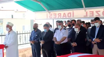 Antalya'daki trafik kazasında vefat eden polis memuru ile oğlunun cenazeleri defnedildi