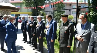 Isparta Valisi Seymenoğlu'ndan bayramlaşmada aşı çağrısı