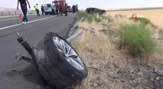 Aksaray'da feci kaza...Çarpıp takla attığı bariyerler otomobile saplandı: 2 ölü, 4 yaralı