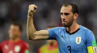 Dünyaca ünlü futbolcu Diego Godin, Beşiktaş'tan teklif aldığını duyurdu