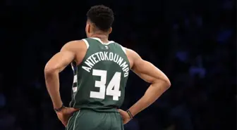 Giannis Antetokounmpo: Atina'nın sokaklarında saat satmaktan NBA'in zirvesine bir göçmen çocuğunun bitmeyen rüyası