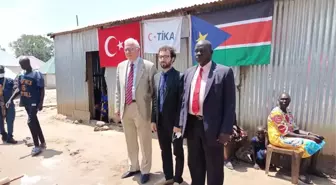 TİKA Güney Sudanlı 500 çiftçiye tohum ve tarımsal ekipman desteğinde bulundu